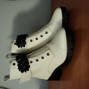 Nwot Never Worn Karl Lagerfeld genuine leather PIPPA LACE UP BOOT
